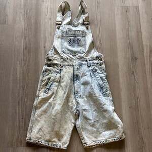Vintage 90's Slick Acid Wash Denim Blue Jean Grunge Skate Overalls Shorts Sz M